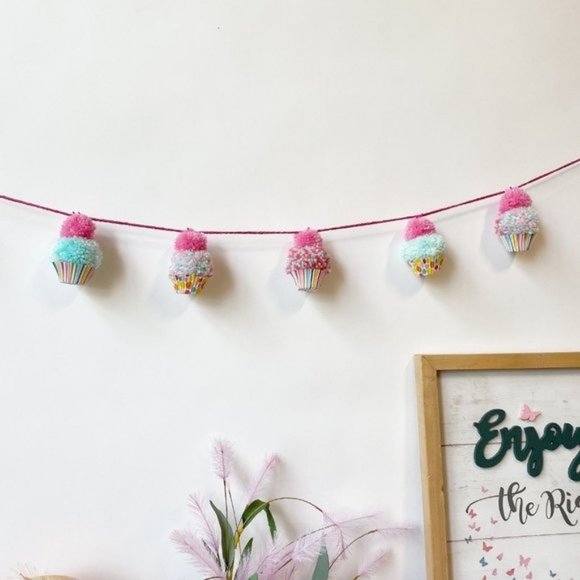 Kids Party Garland Decor Pom Pom Banner Decor - Picture 3 of 8